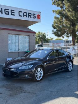 Tesla Model S 85D Free Supercharging