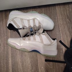 Jordan 11s 