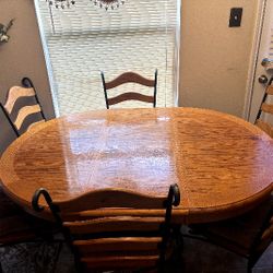 Dining Table / Mesa 