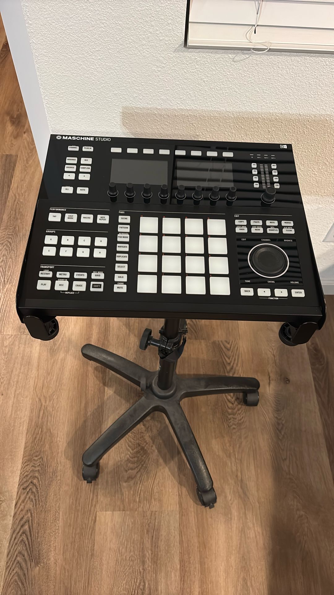 Maschine Studio 
