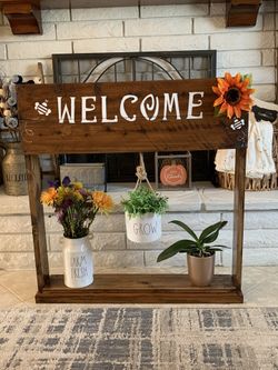 Rustic style welcome plant holder