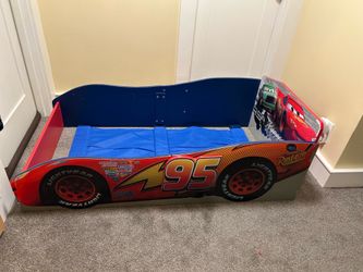Lightning McQueen Racecar Toddler Bed and Mattress