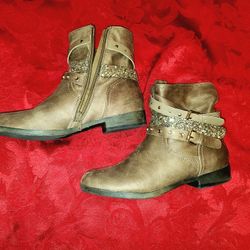 Shiiny Girls Boots Size 4M 
