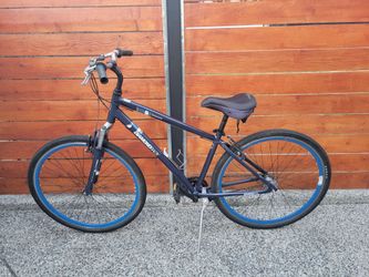 Diamondback Edgewood Hybrid Bike