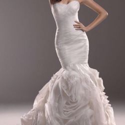 New Never worn Wedding Gown
