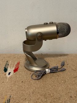 Blue Yeti USB Condenser Microphone with Stand