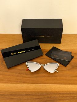 Vysen Eyewear Cat-Eye Sunglasses with Case