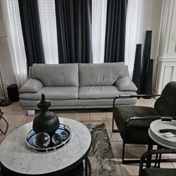 Very Nice Quality Genuine Grey Leather Sofa In Perfect Condition 