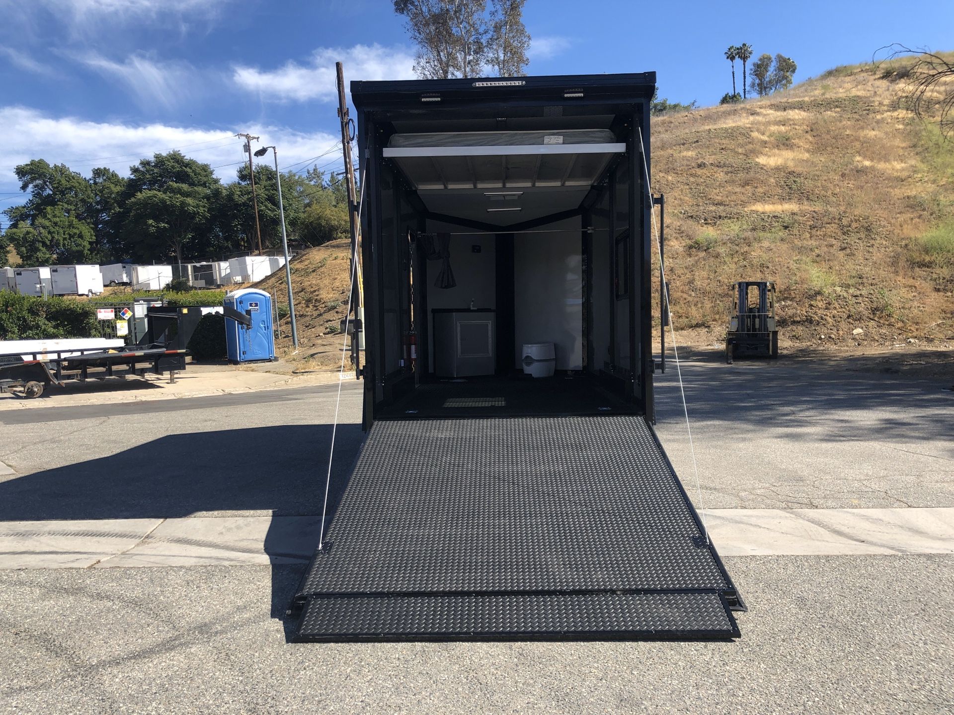 LOOK TRAILERS MOAB OFF ROAD 7.5X14′ TANDEM AXLE UTV CAMPING TRAILER FOR SALE for Sale in