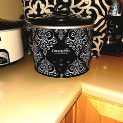 Crock-Pot Crock-Pot Brand Beautiful Black And White Designer Edition With  Fully Removable Ceramic Black Interior And Air Vent Lid for Sale in  Seattle, WA - OfferUp