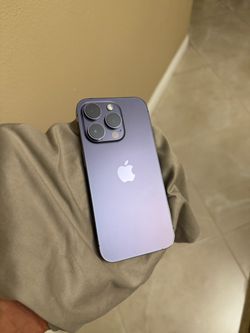 Apple iPhone 14 Pro 'Deep Purple' ยท Unlocked - 256GB