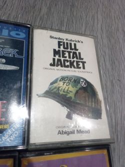 Cassette bundled deal cassette new 40$