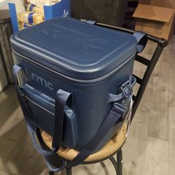 RTIC 30 Soft Cooler Leakproof And Floats
