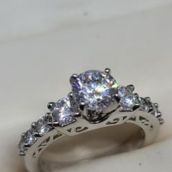 Pretty Traditional Engagement Ring