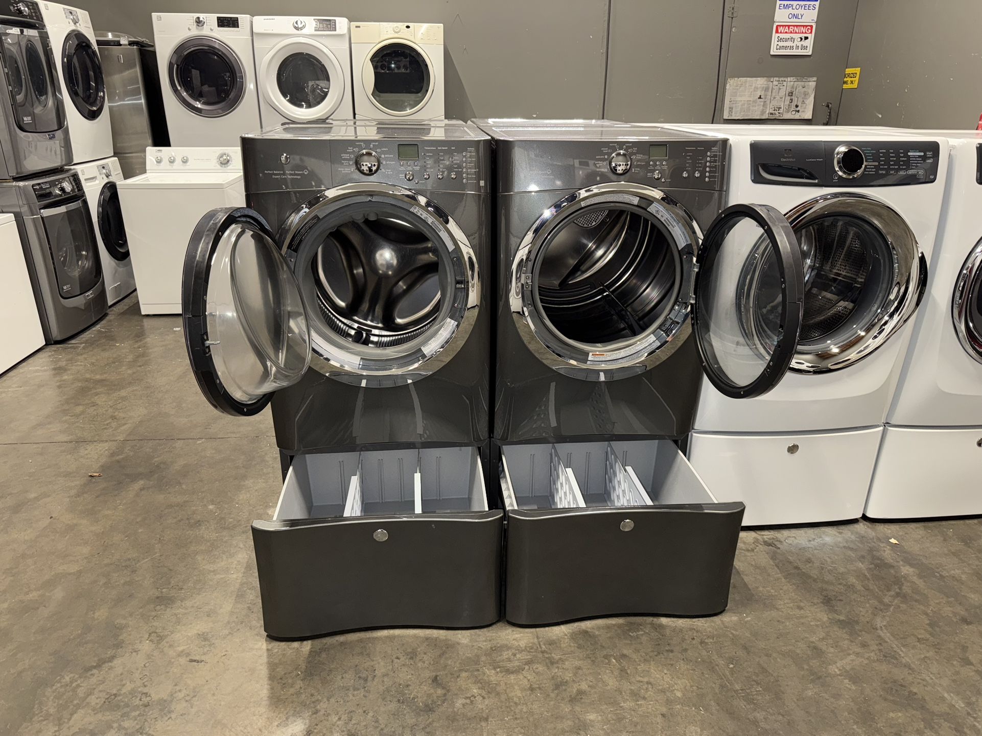 ELECTROLUX XL CAPACITY WASHER DRYER ELECTRIC SET