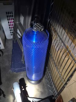 Compressed air tank