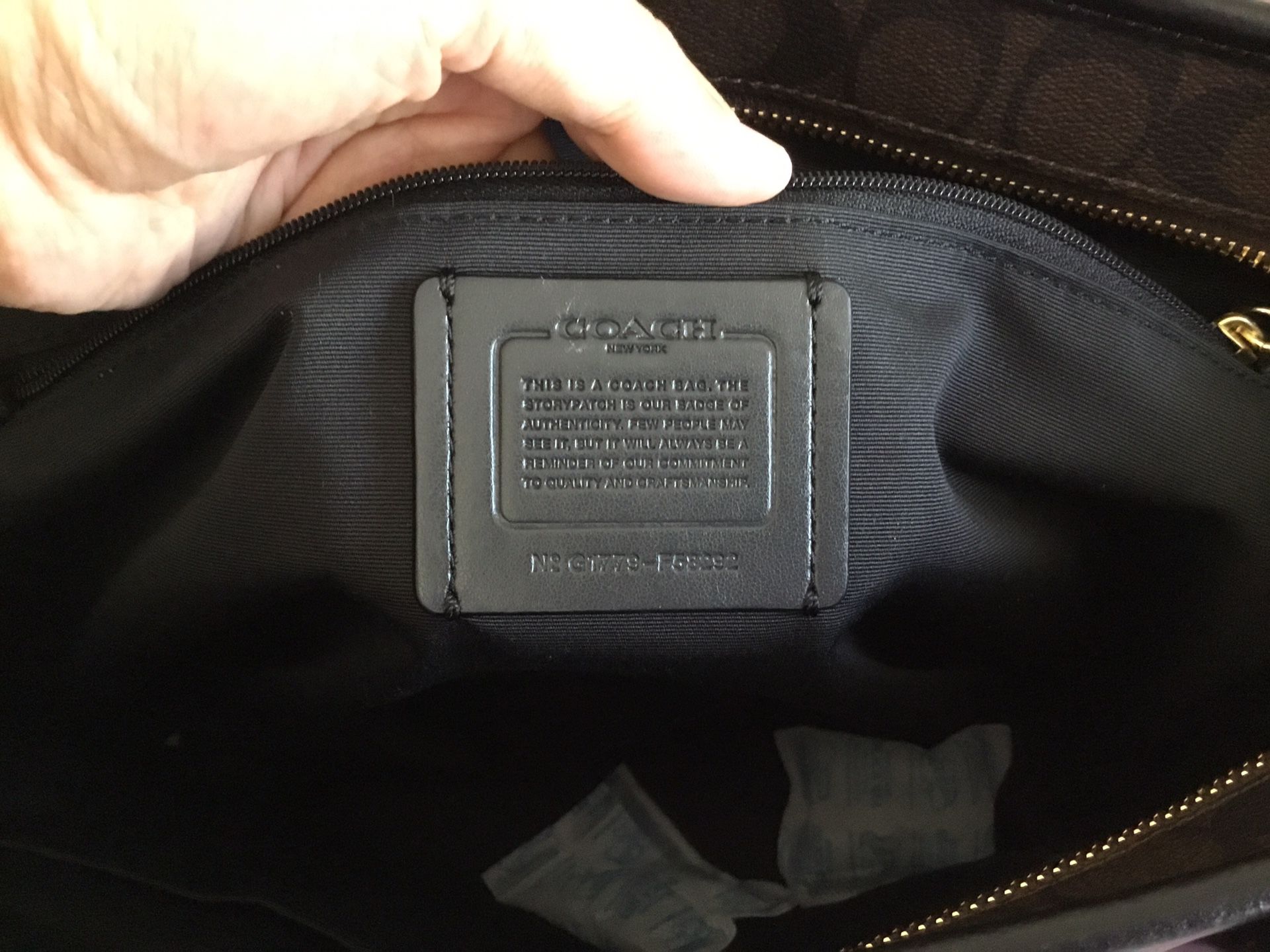 Authentic Coach Model F29500 , Mini City ZIP Tote Handbag Purse Signature  for Sale in Lake Oswego, OR - OfferUp