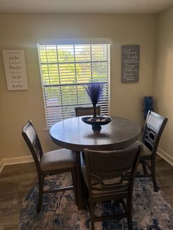 Dining set