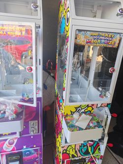 Mini claw machines