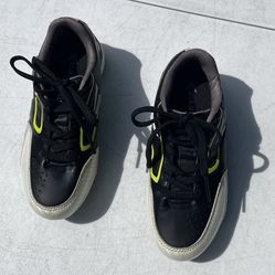 Like New Easton Youth Size 1 Baseball Cleats