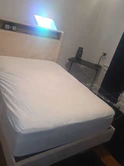 Queen size bedframe and mattress