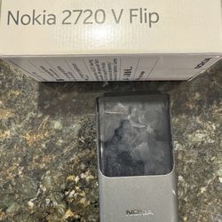 Nokia 2720 v Flip