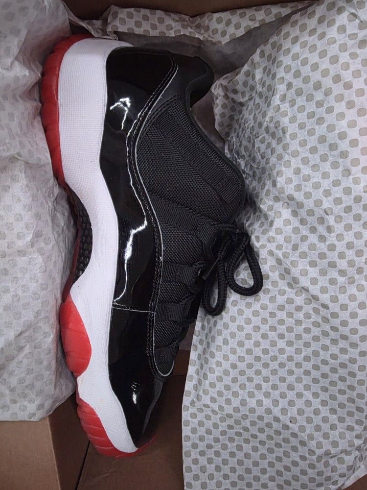 🔥🔥JORDAN 11 LOW BREDS 🔥🔥