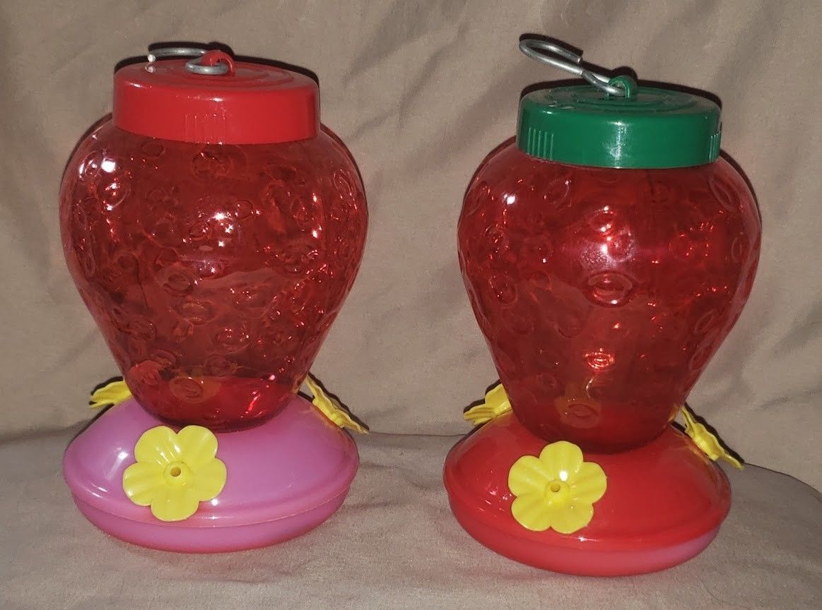 Strawberry-Shape Hanging Hummingbird Feeders, 8 oz