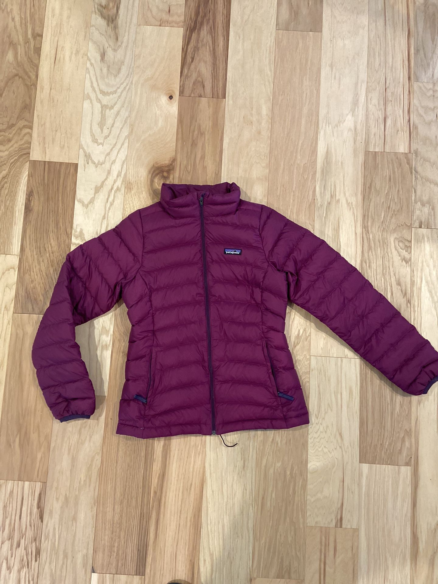 Girls Patagonia down jacket -size XL (14)