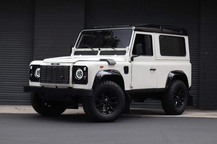 Land Rover Defender 90