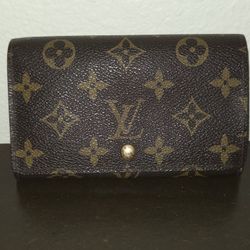 Louis Vuitton Compact Wallet 