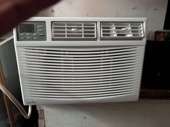 Mollie 12000 BTU Window Air Conditioner