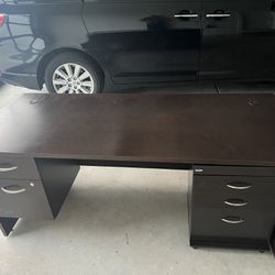 Desk And Drawers (Free)