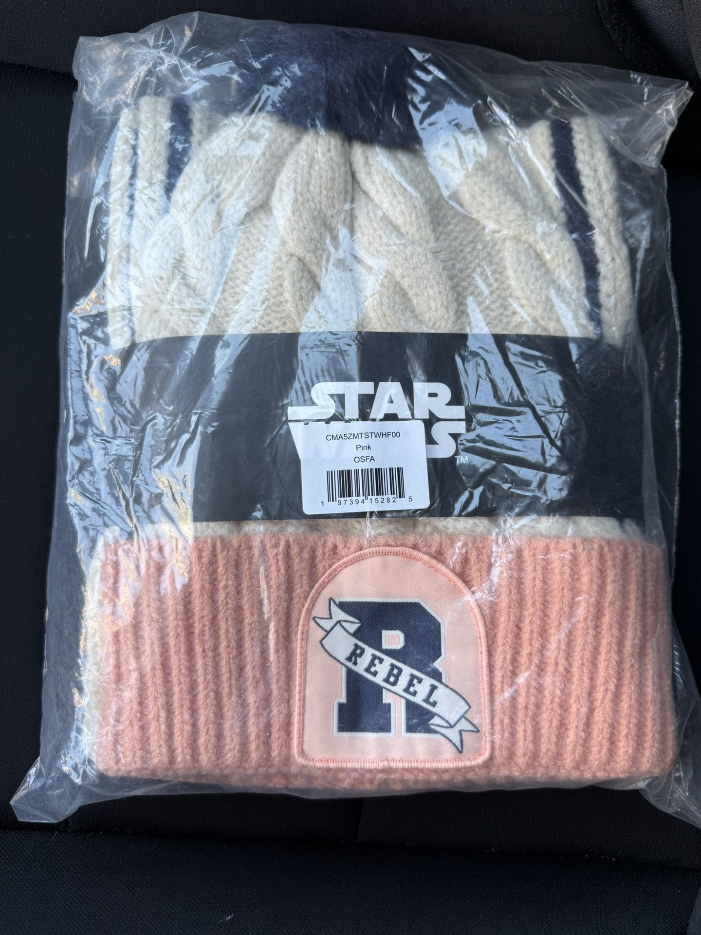 Brand New Star Wars Princess Leia Knit Scarf And Beenie Set With XL Shirt