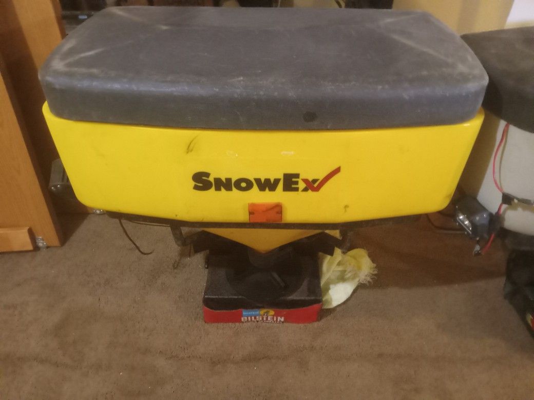 Snow Ex And Lesco Salt Spreaders