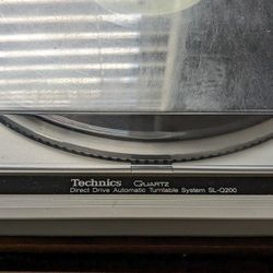 Technics SL-Q200 - Turntable