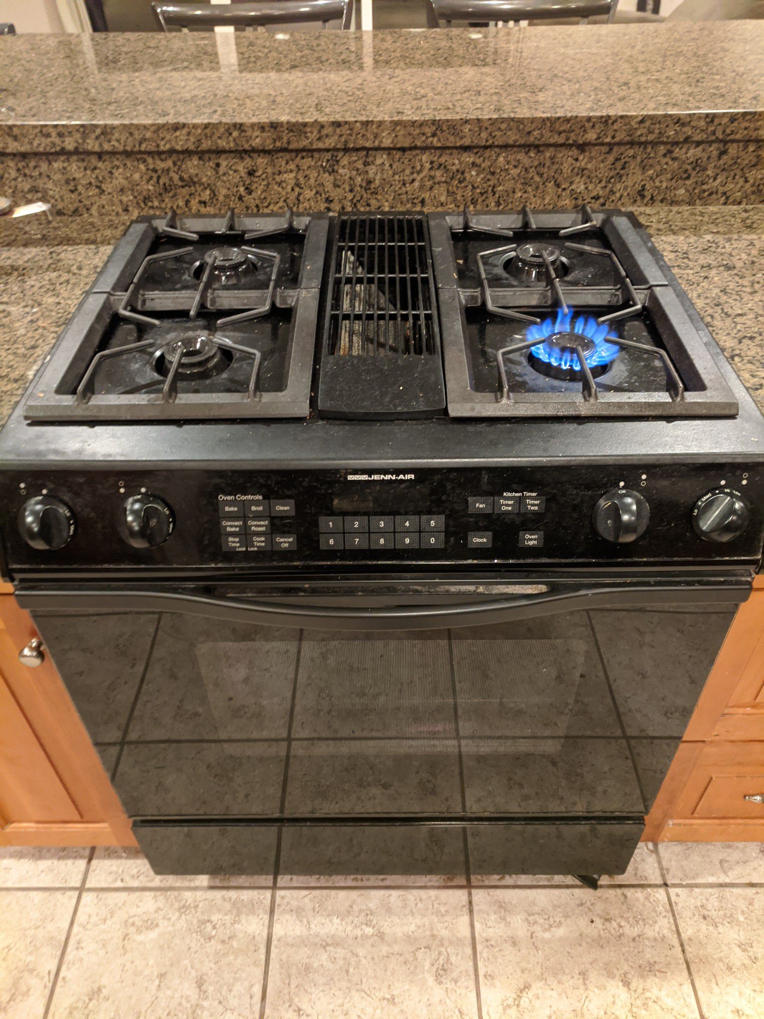 Jenn-air downdraft range (gas) cook-top and electric oven