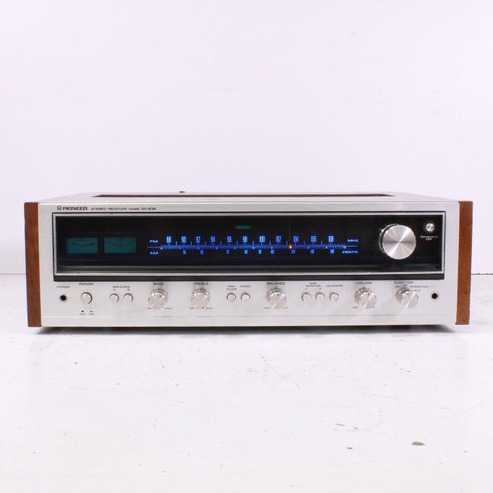 Pioneer SX-636 AM/FM Stereo Receiver (1974)
