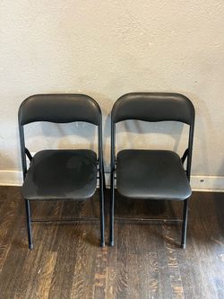 2 Folding chairs