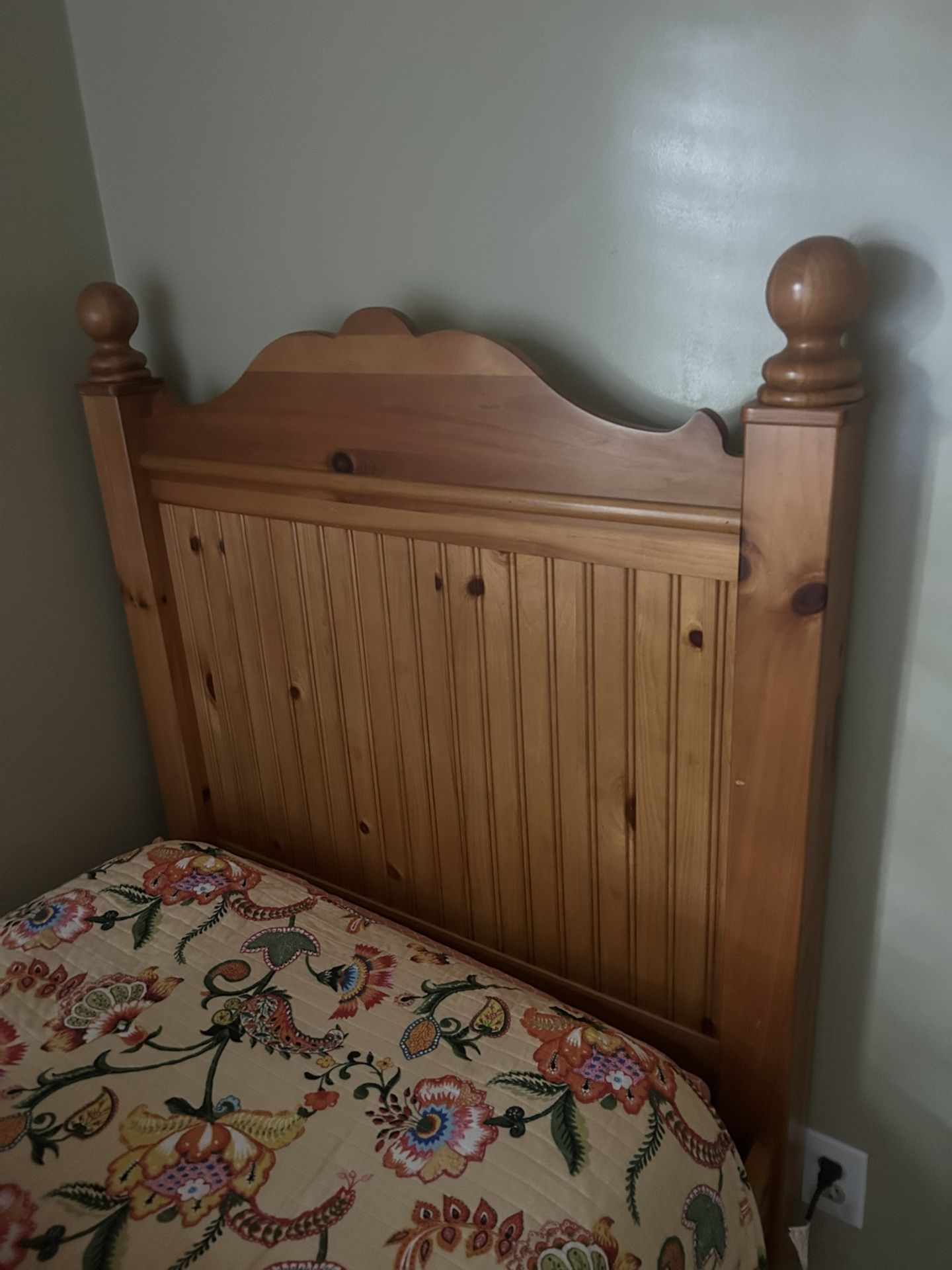 Stanley Twin Wooden Bed