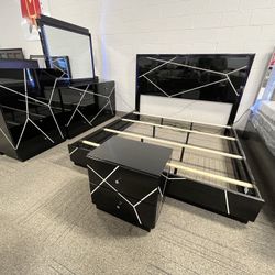 High Gloss Black Laquer Bedroom