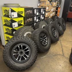 *LIKE NEW* 2024 OEM Beadlock 35 Inch BFG Jeep Wrangler Rubicon 392 V8 JK JKU JL JLU JT