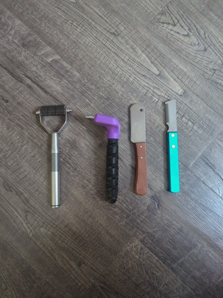 Terrier Grooming And Stripping Tools, Free