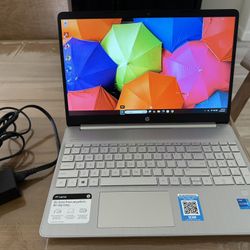 HP i5-1135G7, 8GB of Ram, 256GB SSD, Windows 11 Home, 15.6” display 