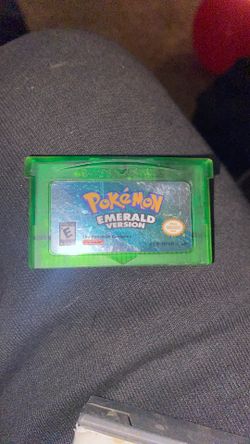 Gameboy Advance Pokémon Emerald Version