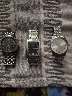 Mens Silver Watches NEEDS BATTERIES.