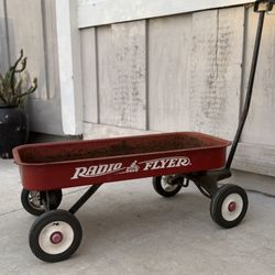 VINTAGE RADIO FLYER WAGON