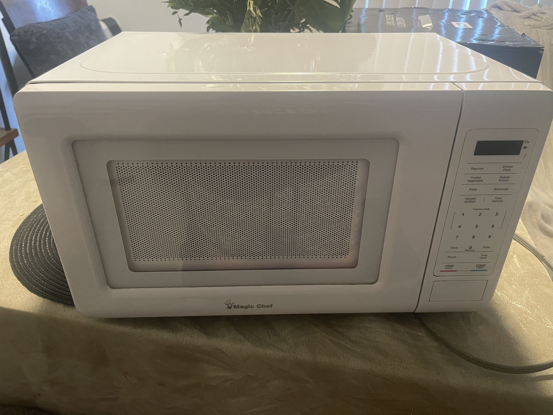 Magic Chef Small Microwave Good Condition