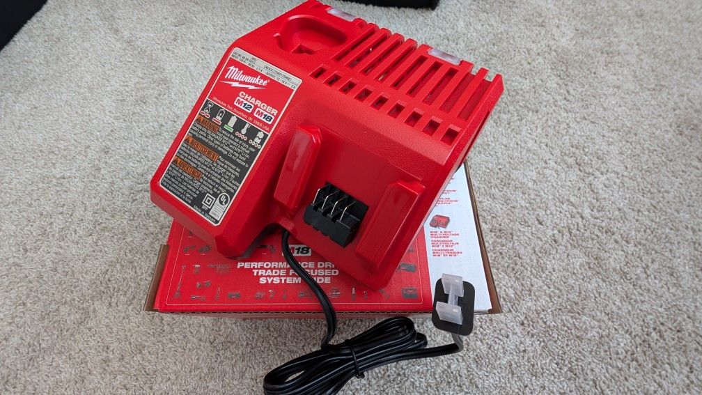 Milwaukee M12 and M18 Lithium-Ion Multi-Voltage Battery Charger