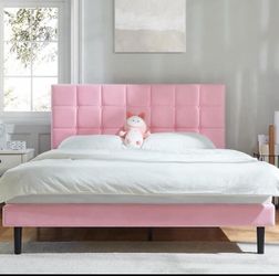 Queen bed includes mattress📦📦